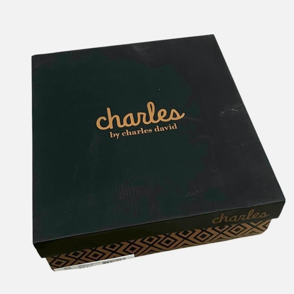 Charles By Charles David Danielle boots Women’s size 8.5 New Burgundy Studded - Picture 9 of 9